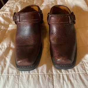 Frye mules in great condition size 6.5